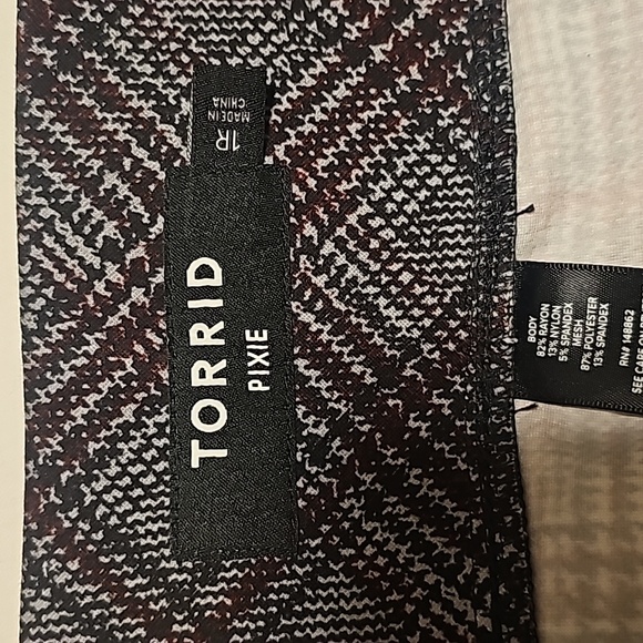 Torrid 1X (Reg) Pocket Pixie Skinny Studio Luxe Ponte Pant Herringbone Red Grey - Picture 7 of 8